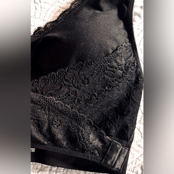 CaraMia Cross Over Front Closure Comfort and Style Bra - Picture 5 of 8